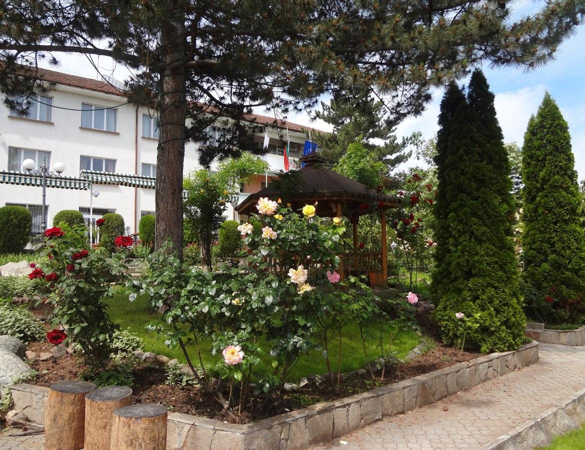 Paradise Hotel Madzharovo Extérieur photo