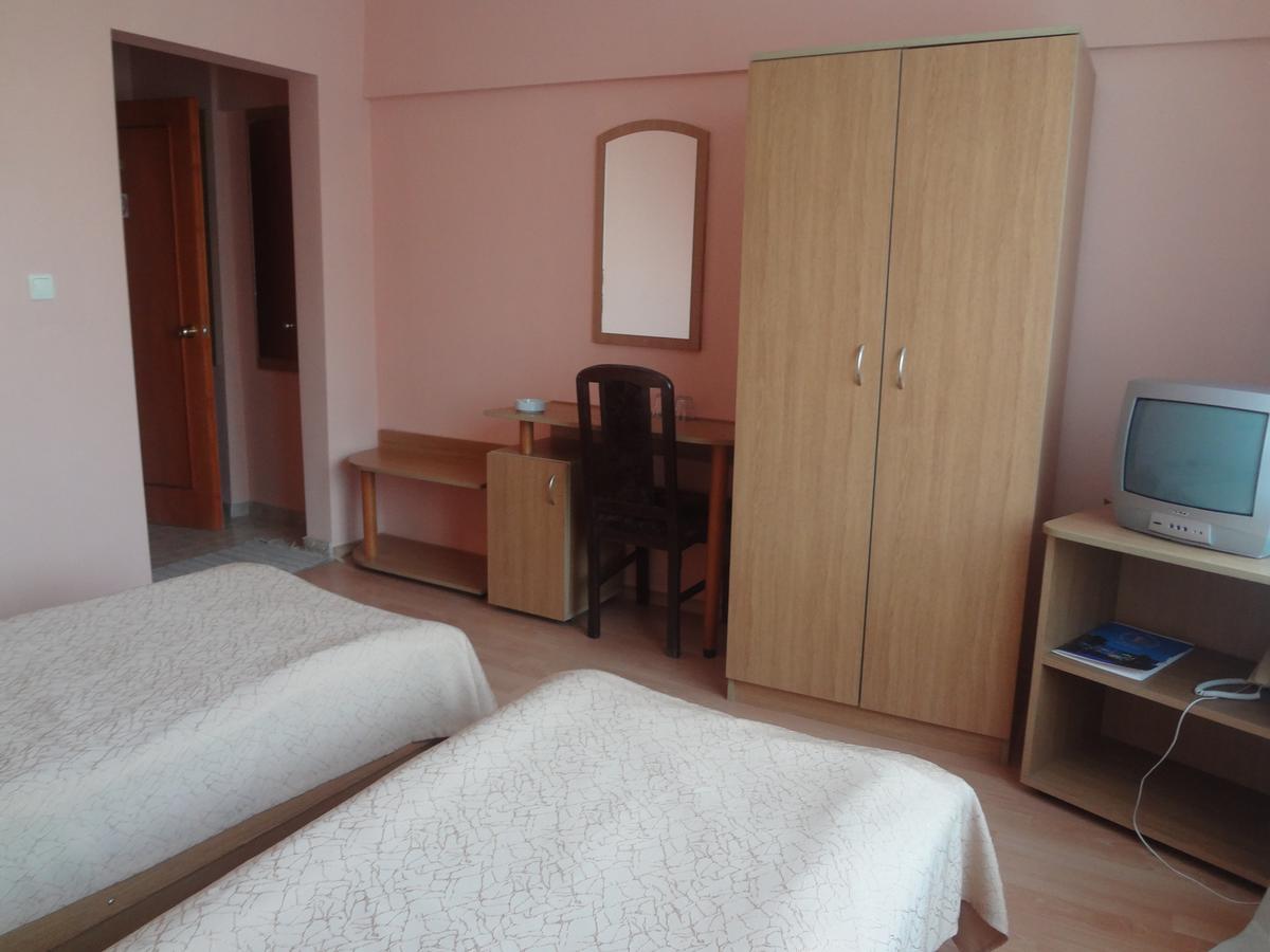 Paradise Hotel Madzharovo Extérieur photo