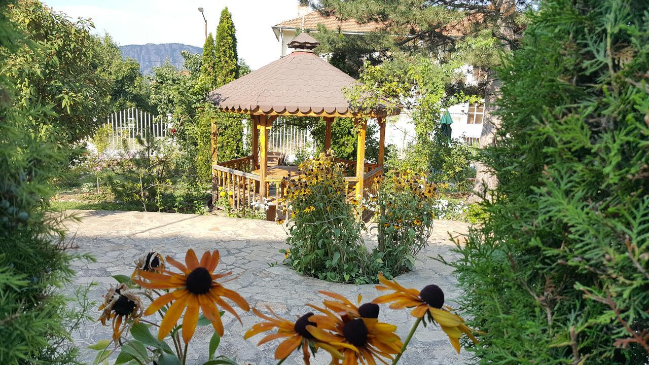 Paradise Hotel Madzharovo Extérieur photo